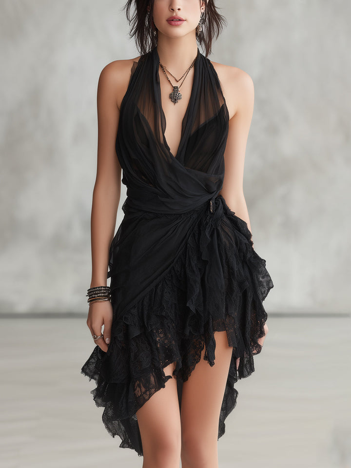 Abito Mini Nero con Scollo Halter in Pizzo e Rouches