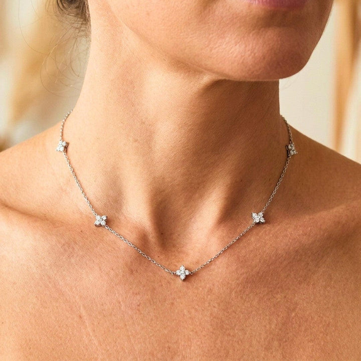 Collana in Zirconia Incastonata a Fiori