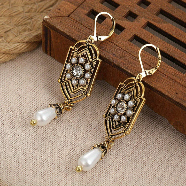 Orecchini Vintage Incastonati in Oro e Perle
