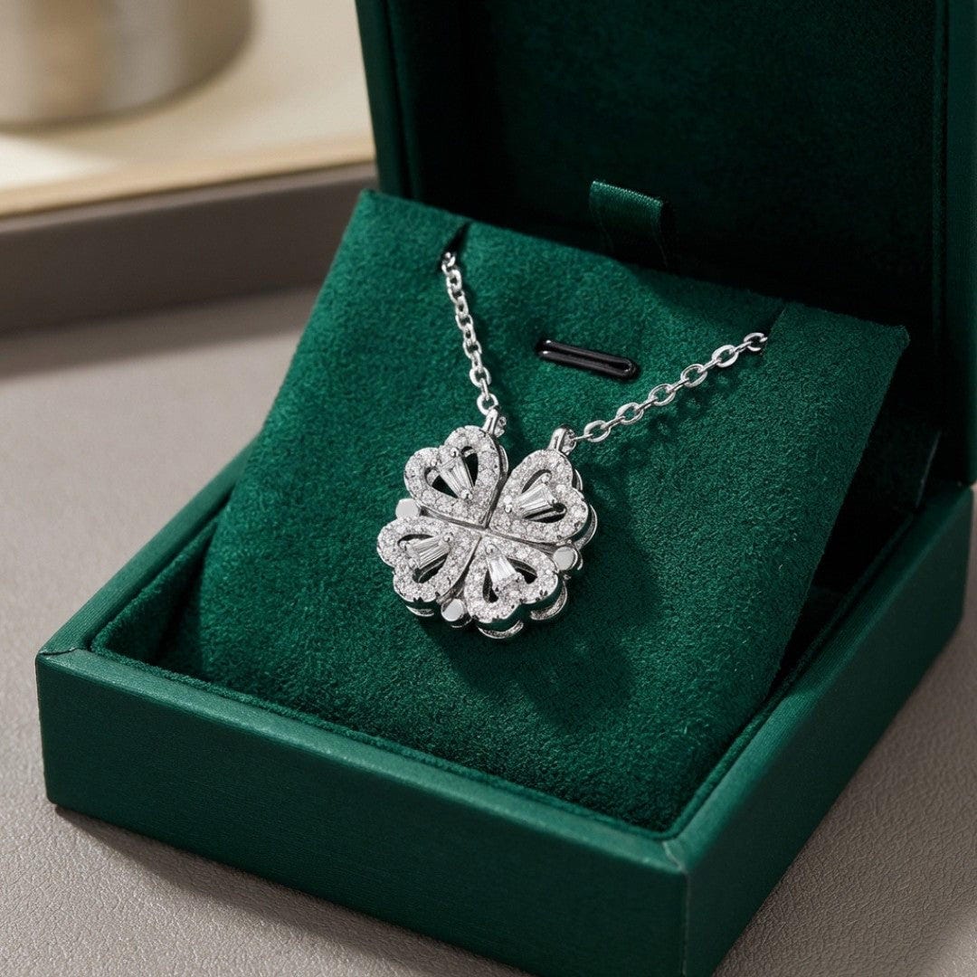 Collana Trifoglio Dorato con Pendente a Cuore in Pietra Zircone