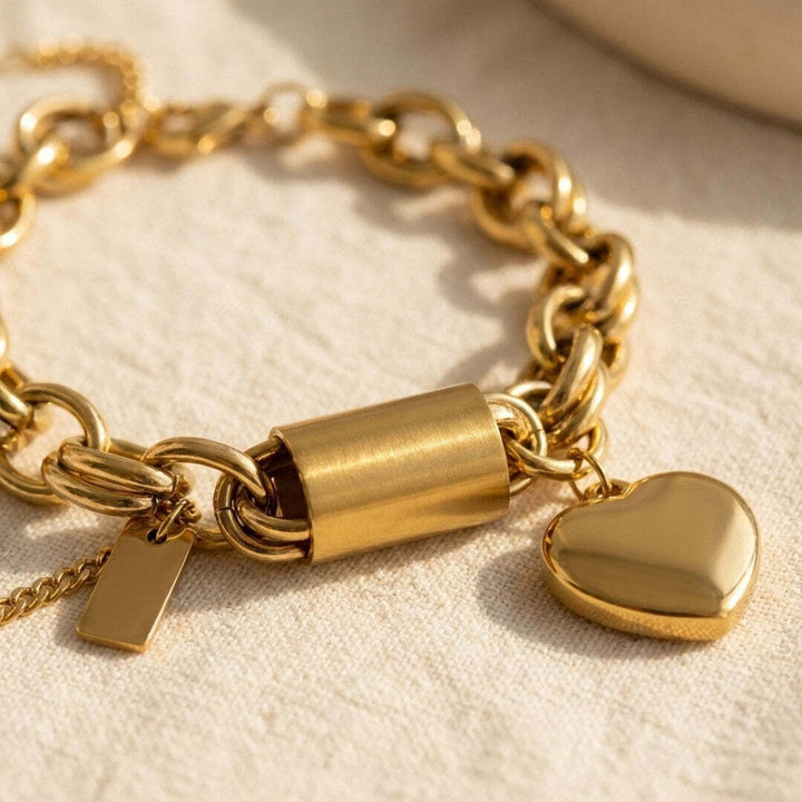 Bracciale a Maglie con Cuore Dorato