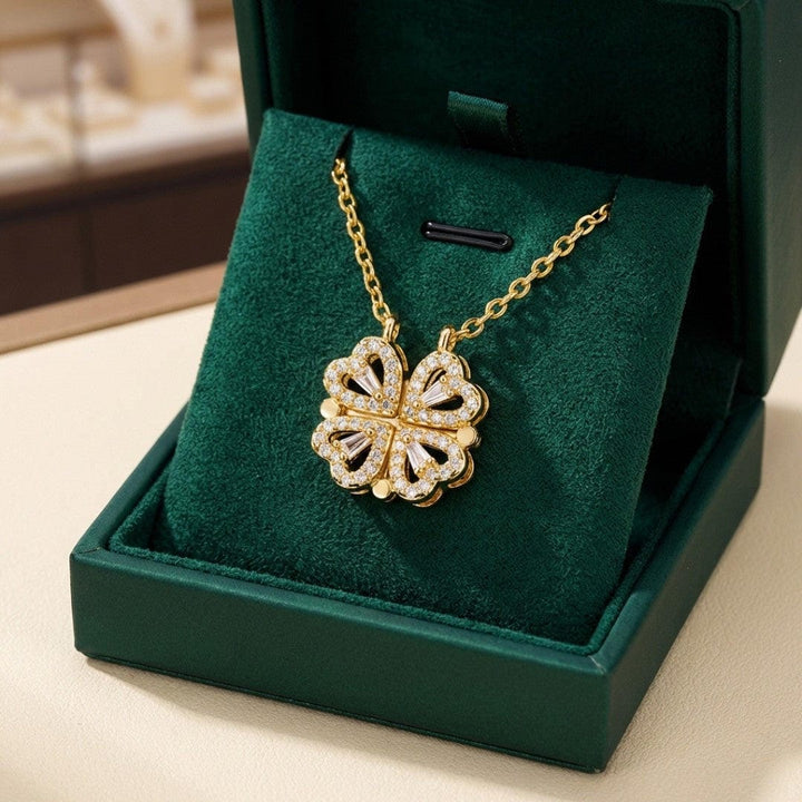 Collana Trifoglio Dorato con Pendente a Cuore in Pietra Zircone