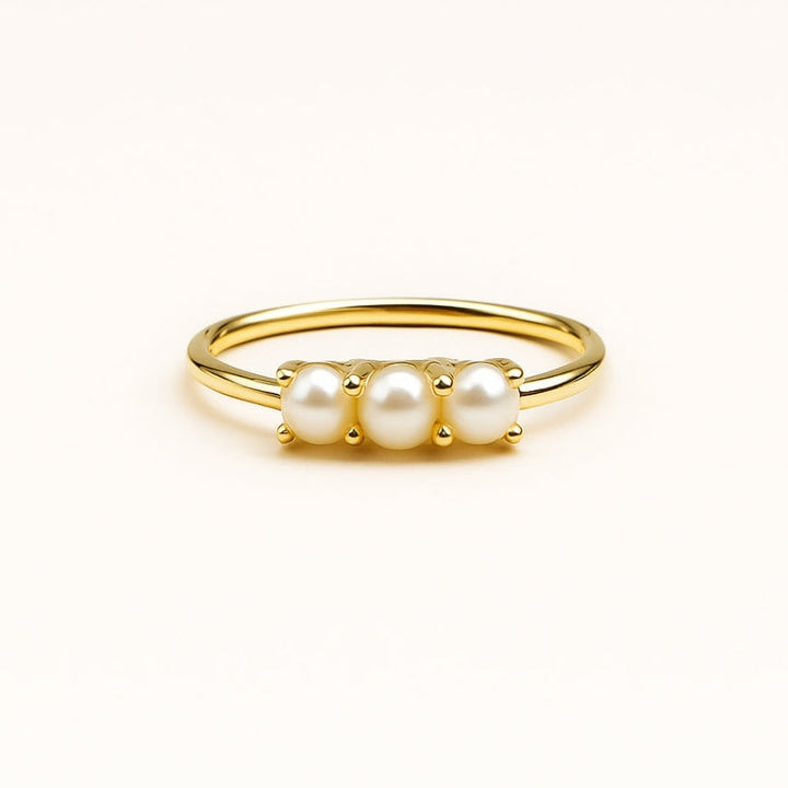 Anello in Oro con Tre Perle