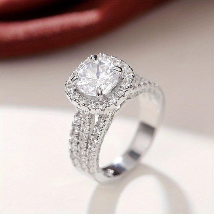 Anello Dichiarativo Pavé a Halo a Cuscino