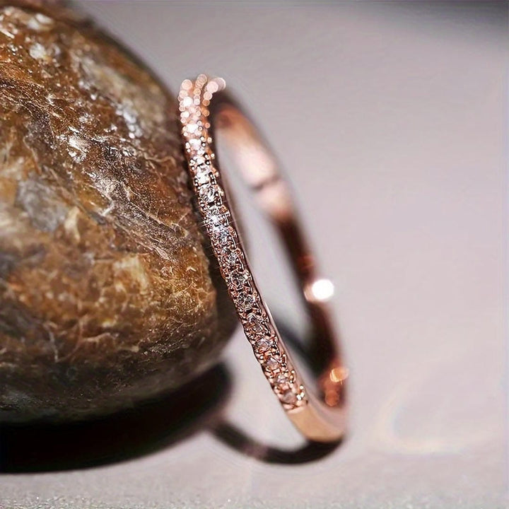 Anello Minimalista Elyse in Zirconia