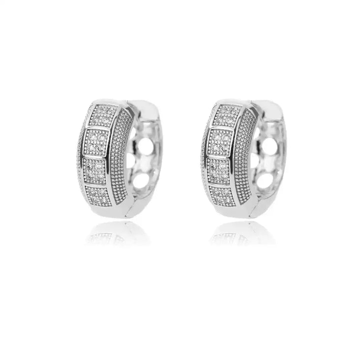 Orecchini a cerchio in zirconia cubica senza tempo