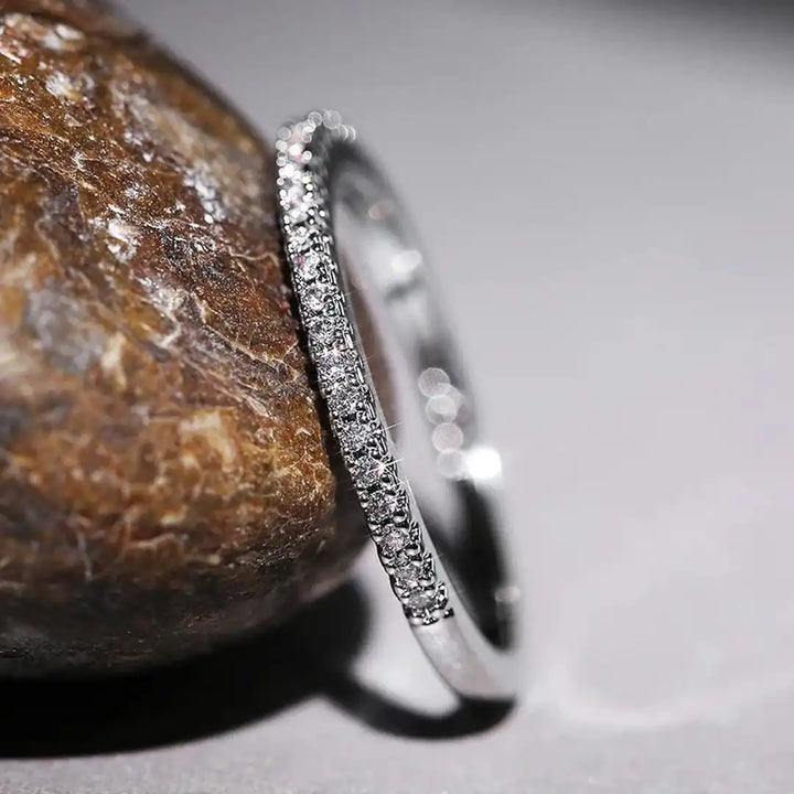 Anello Minimalista Elyse in Zirconia
