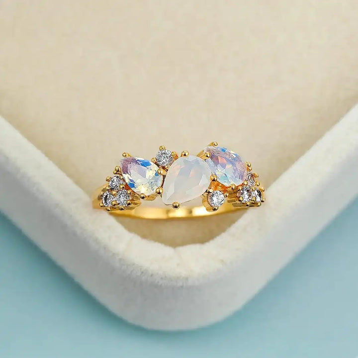 Anello Vintage in Pietra di Luna Dorata
