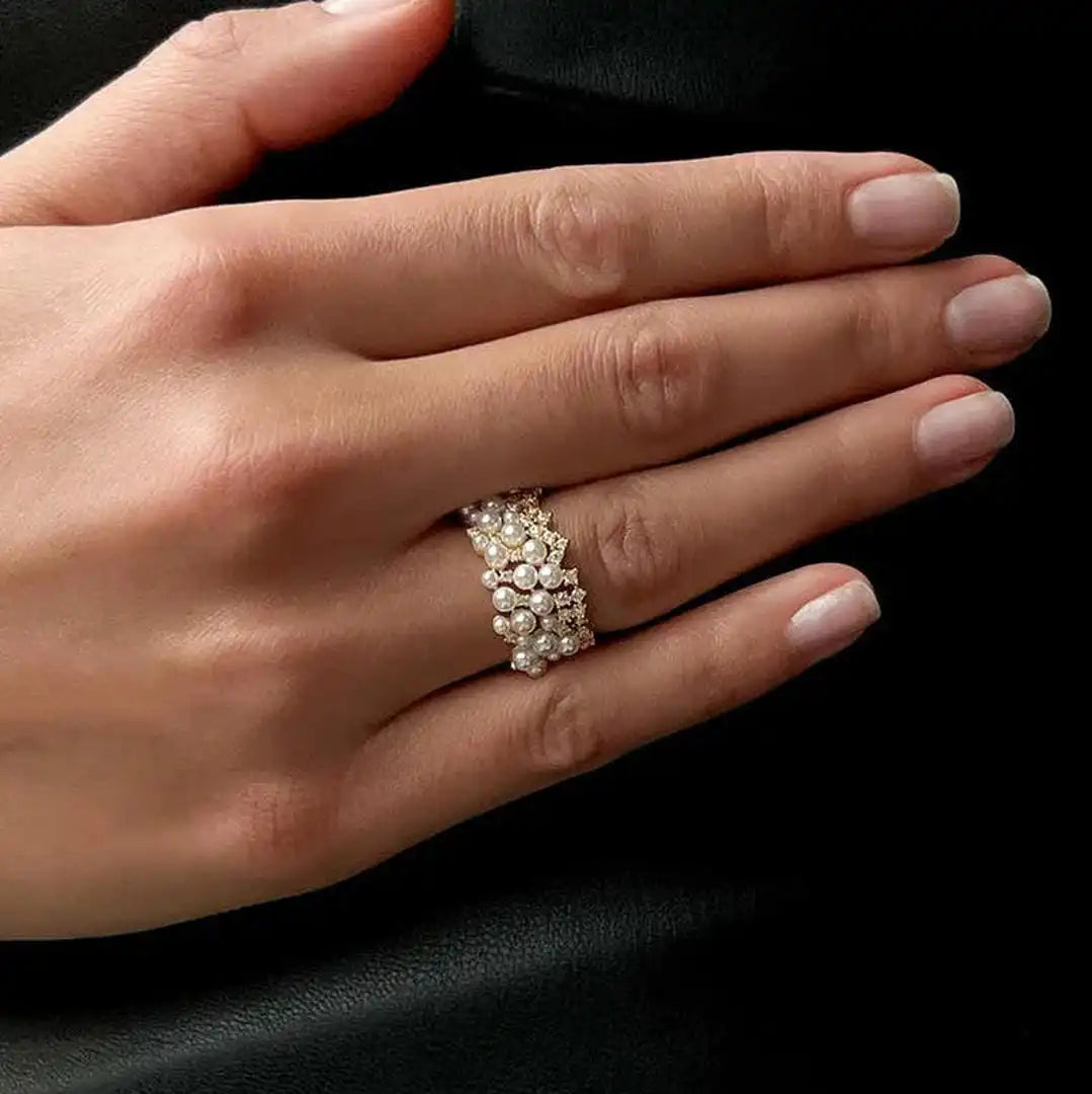 Anello Vintage Regolabile in Perle e Zirconia