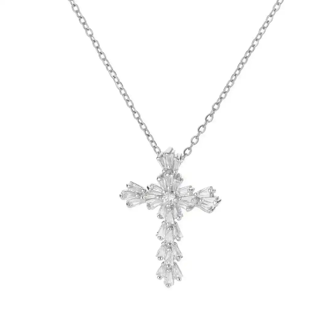 Collana a Croce in Zirconia Argento Senza Tempo