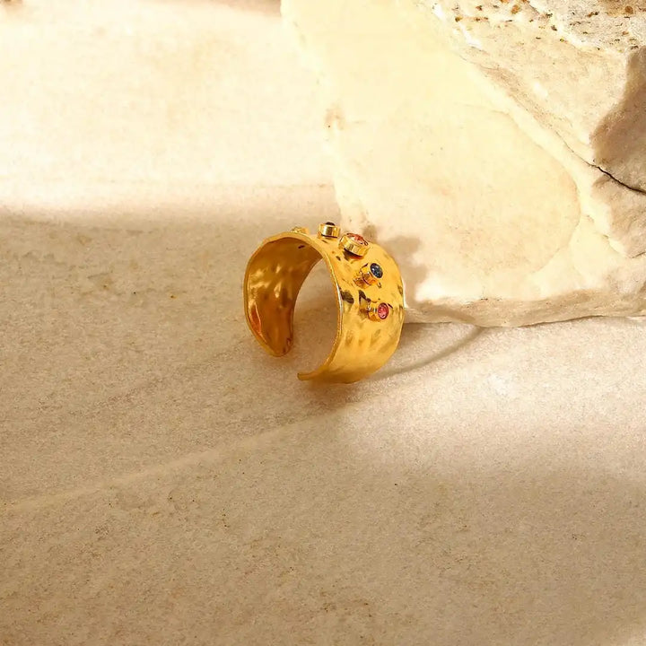 Anello Vintage in Oro con Zirconia Cubica