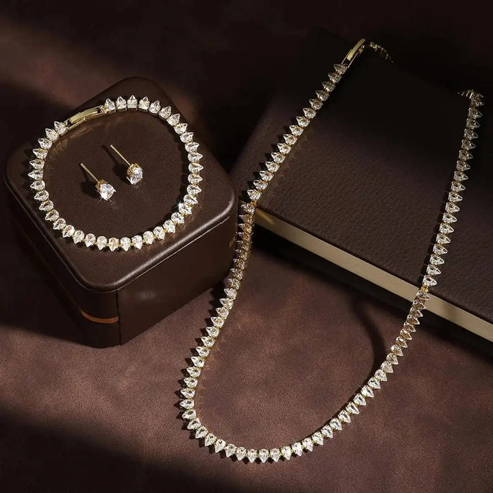Splendido Set Completo di Zirconia Cubica Trasparente