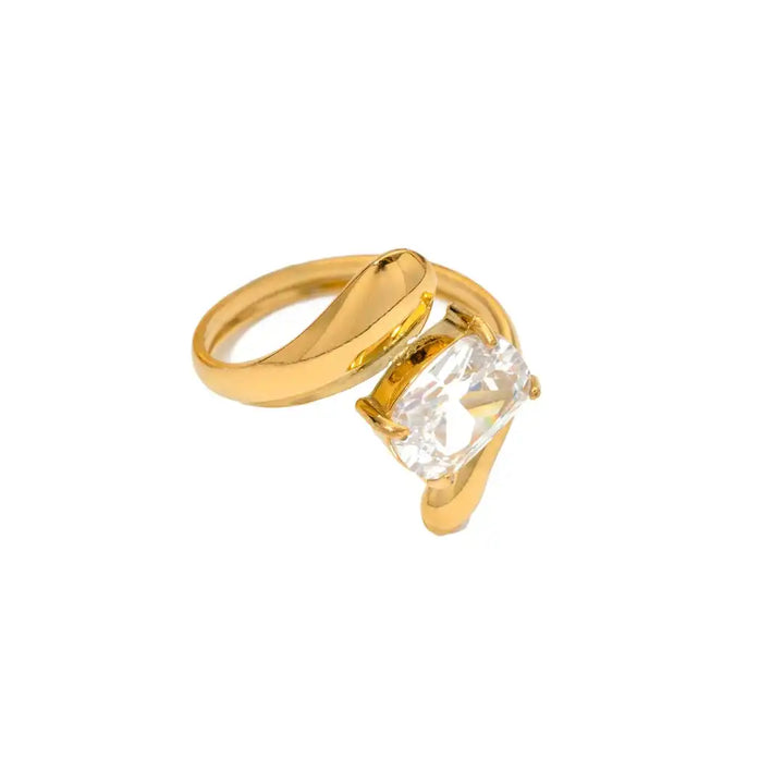 Anello in Zirconia a Goccia d'Acqua in Oro Senza Tempo