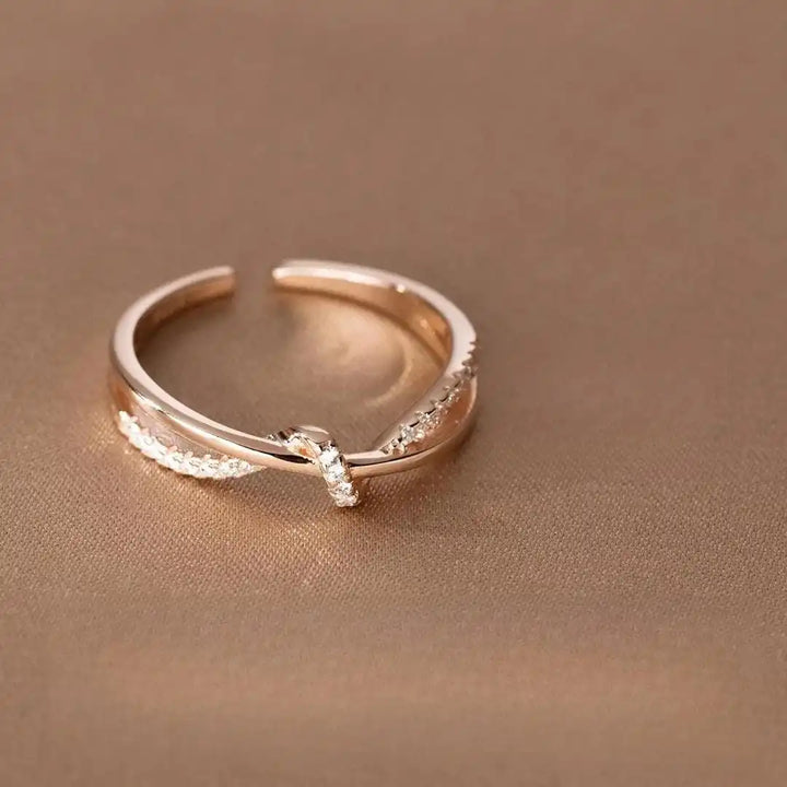 Anello Classico a Nodo Croce
