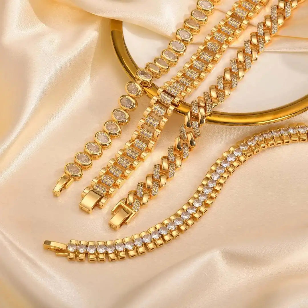 Set di Bracciali Regolabili in Cubic Zirconia Dorata