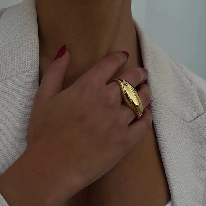 Anello Doppio in Oro Senza Tempo