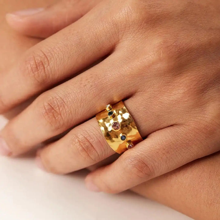 Anello Vintage in Oro con Zirconia Cubica