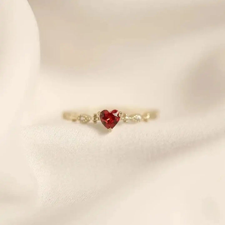 Anello con Accent Band Marquise in Heartstone