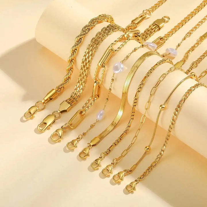 Set di Bracciali Impilabili con Perle Dorate