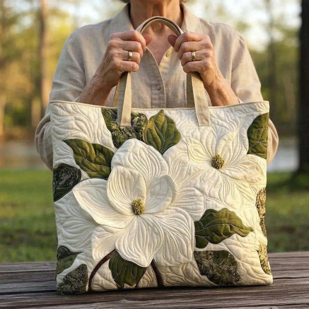 Borsa Tote Artigianale Trapuntata - Eleganti Gigli Bianchi