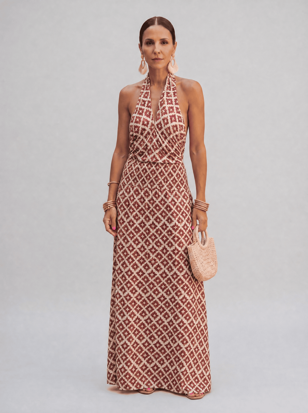 Insieme elegante con spalle scoperte