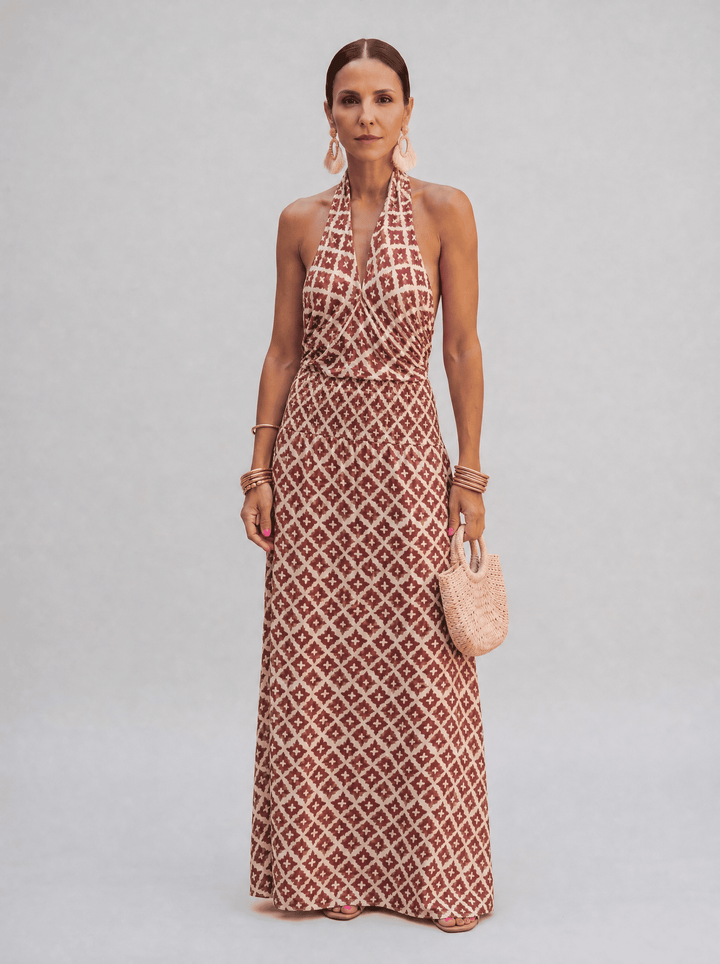 Insieme elegante con spalle scoperte