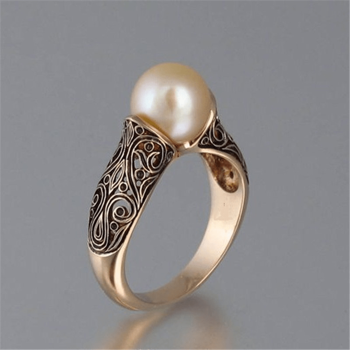 Anello Vintage in Perle e Oro senza Tempo