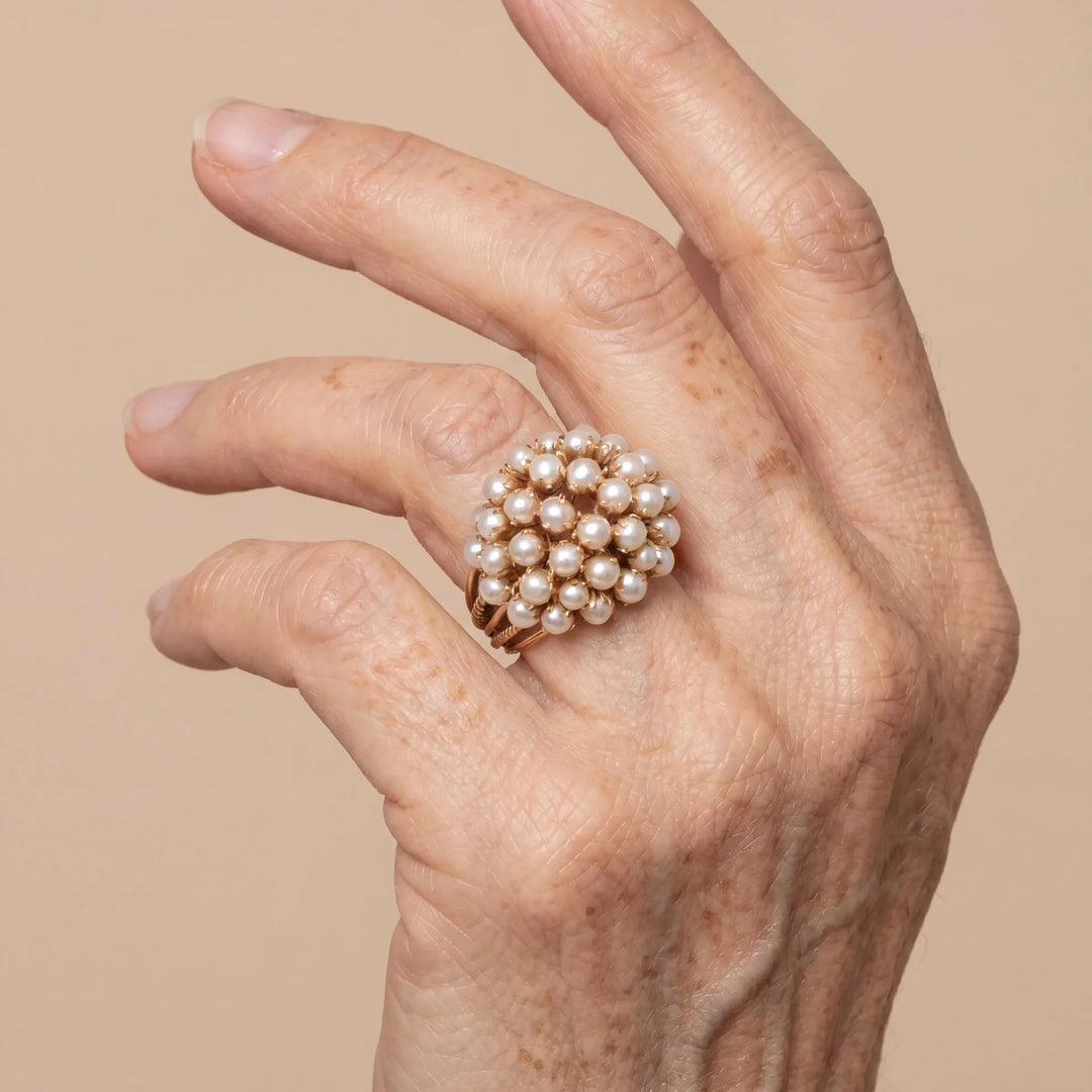Anello in Oro con Perla Intarsiata Classica