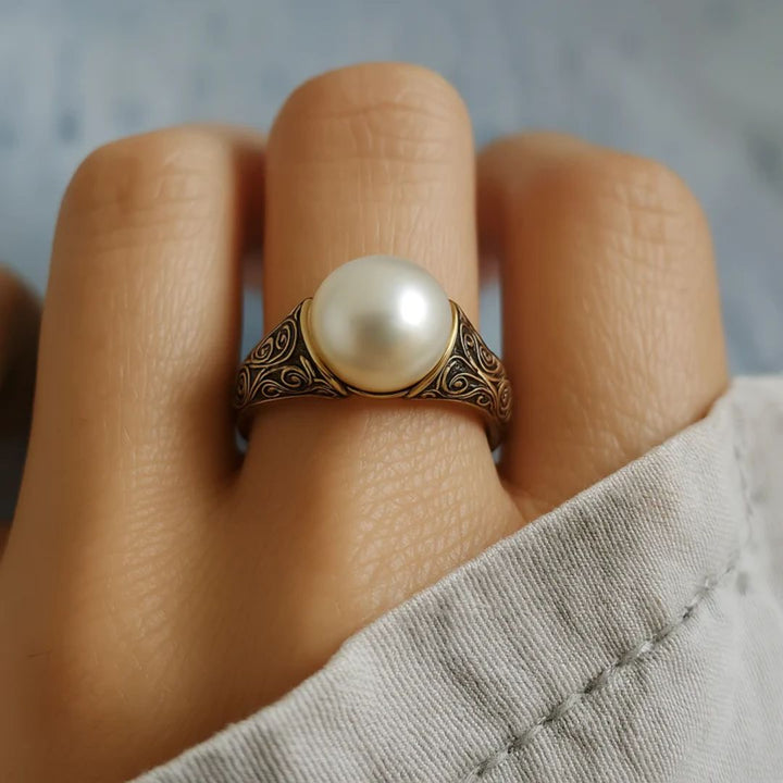 Anello Vintage in Perle e Oro senza Tempo