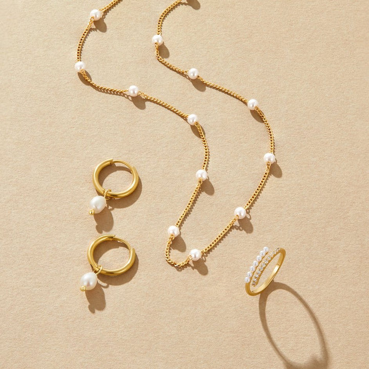Collana d'Oro con Perle Senza Tempo