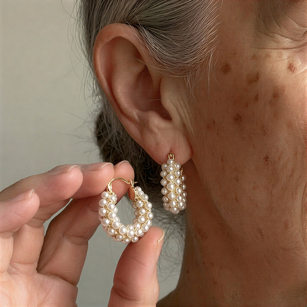 Orecchini a cerchio con perle sovrapposte